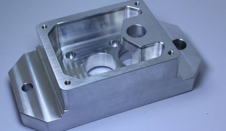 Aluminum vs. Stainless Steel: Choosing the Right Material for CNC Custom Parts